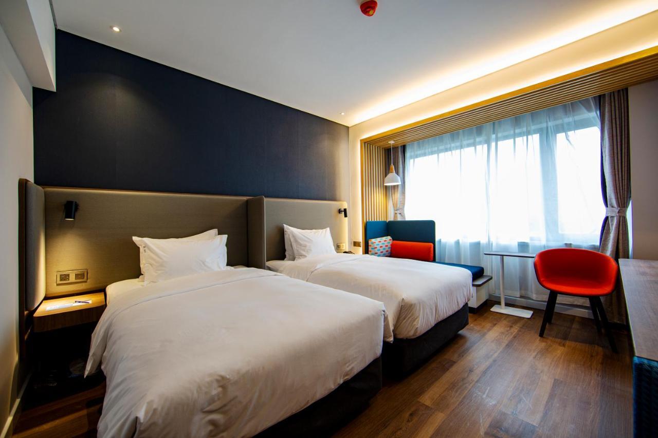 Holiday Inn Express Jinan Jingshi Road, An Ihg Hotel Extérieur photo