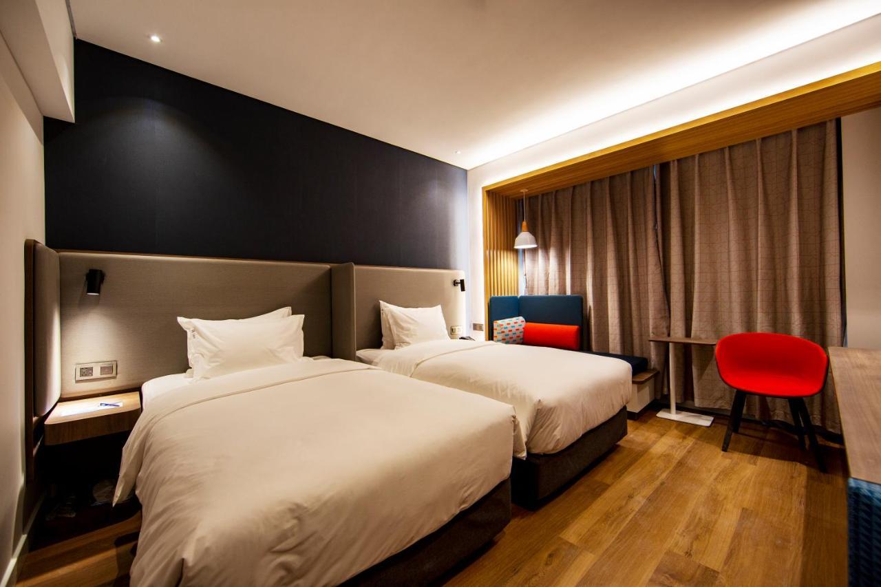Holiday Inn Express Jinan Jingshi Road, An Ihg Hotel Extérieur photo
