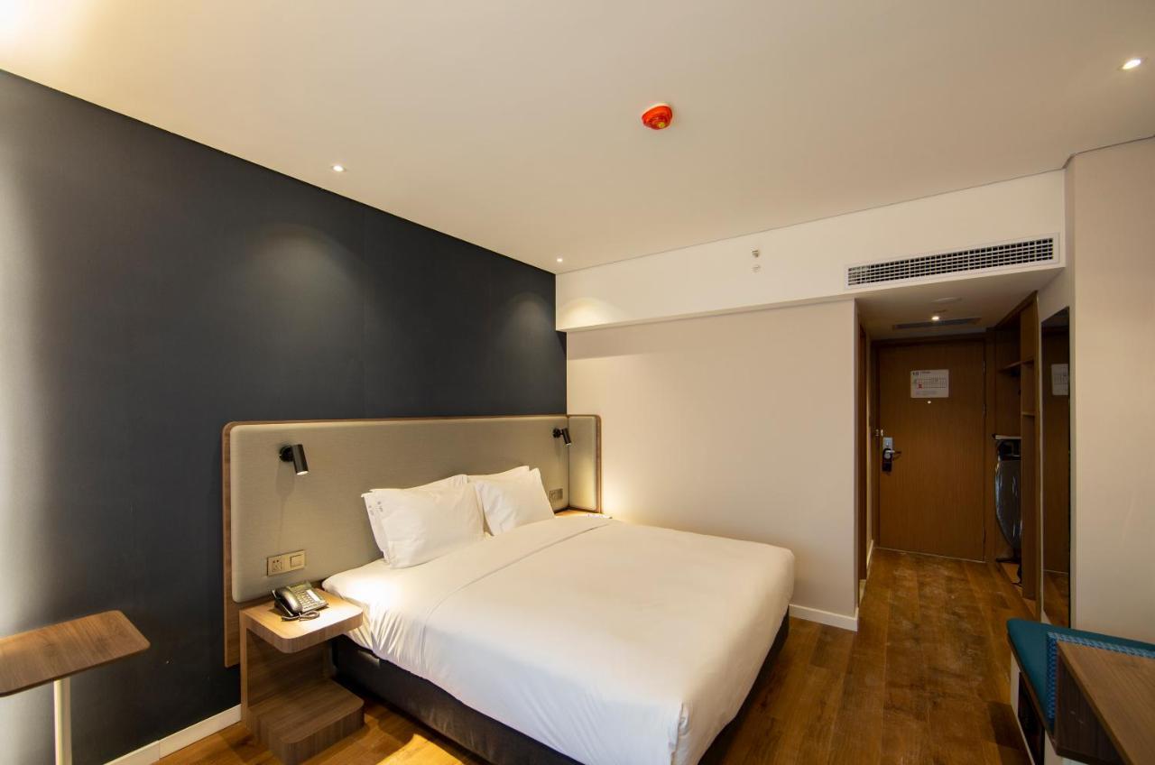 Holiday Inn Express Jinan Jingshi Road, An Ihg Hotel Extérieur photo
