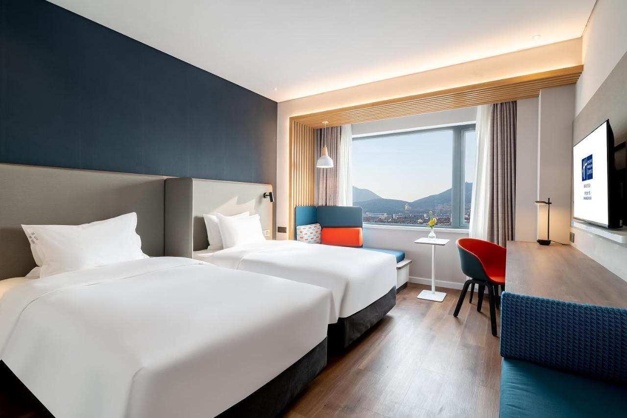 Holiday Inn Express Jinan Jingshi Road, An Ihg Hotel Extérieur photo