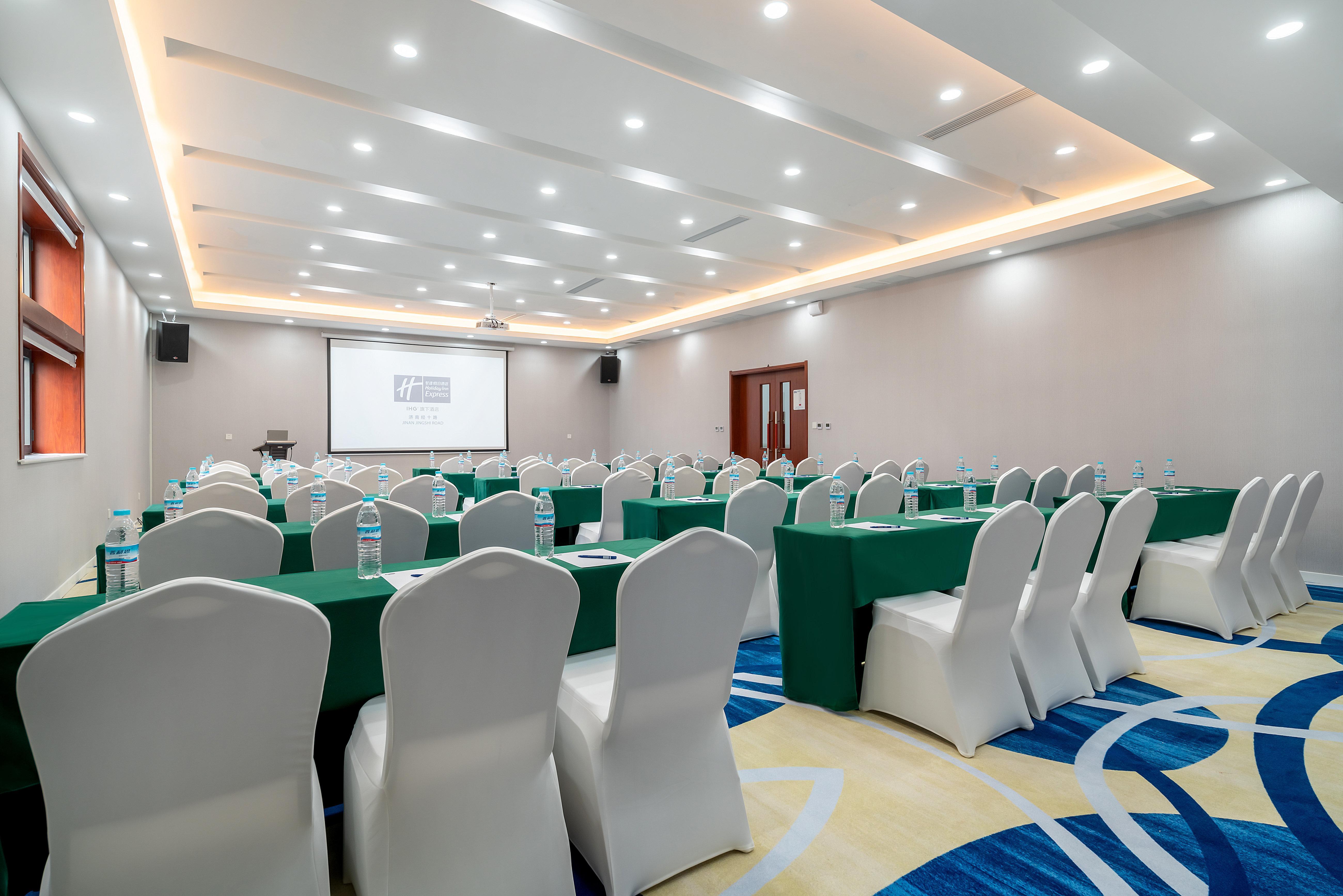 Holiday Inn Express Jinan Jingshi Road, An Ihg Hotel Extérieur photo