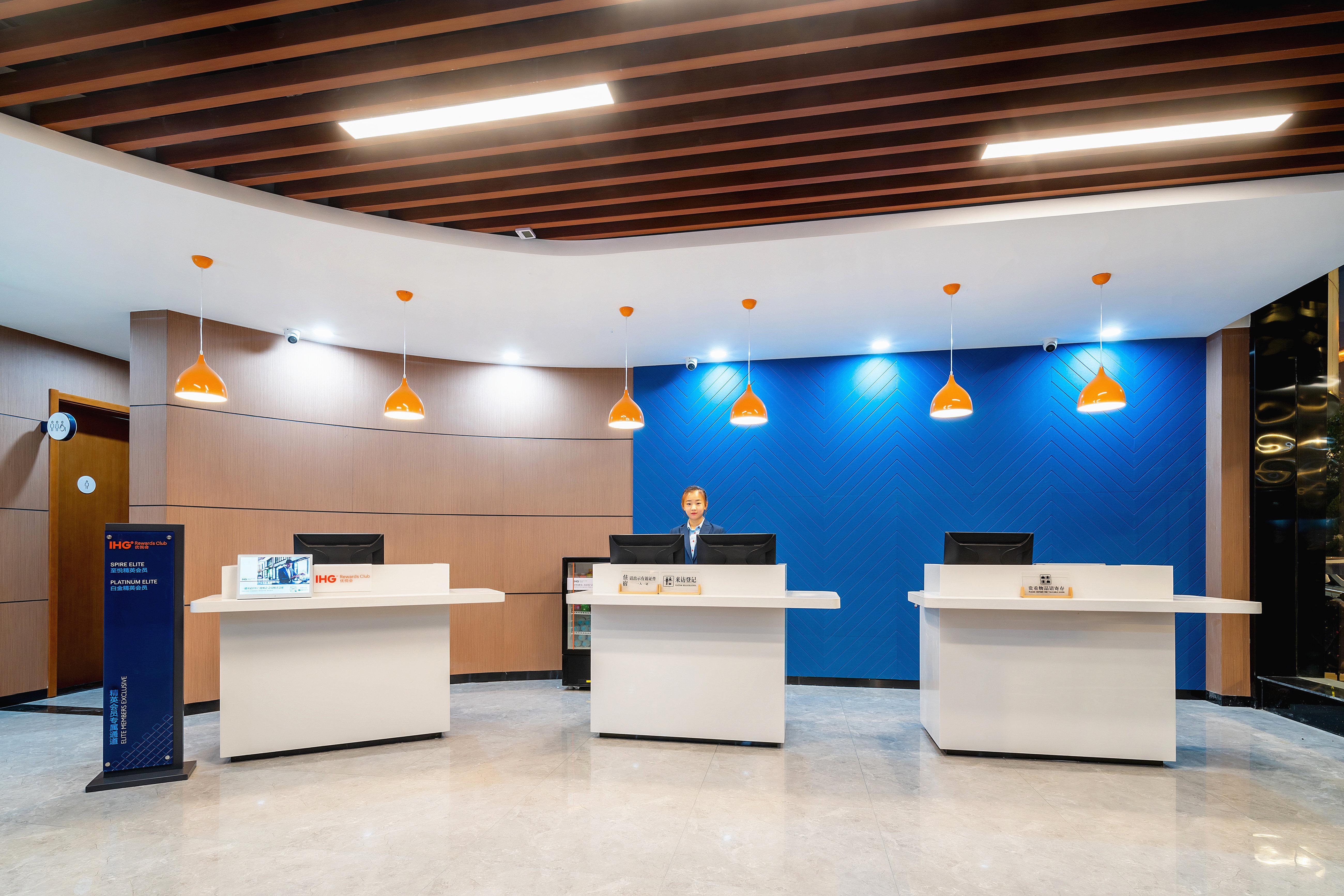 Holiday Inn Express Jinan Jingshi Road, An Ihg Hotel Extérieur photo